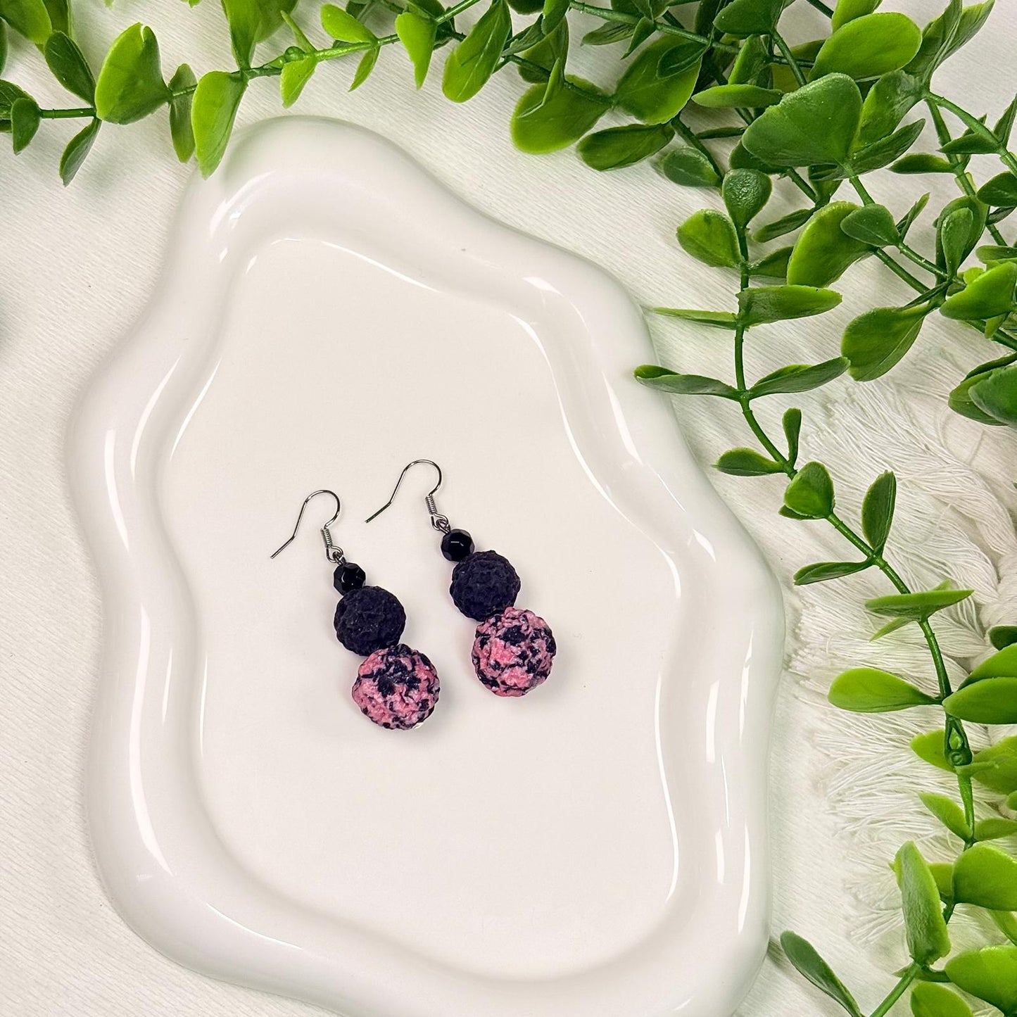 Noir Rose Textured Beads Set